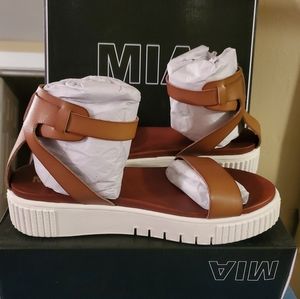 Mia Lunna Nat Sandals